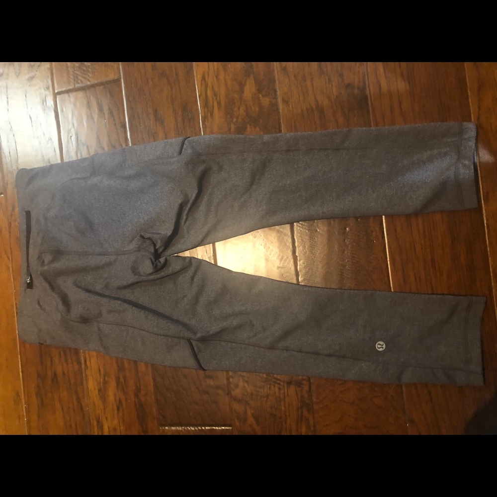LULULEMON BARELY worn leggings